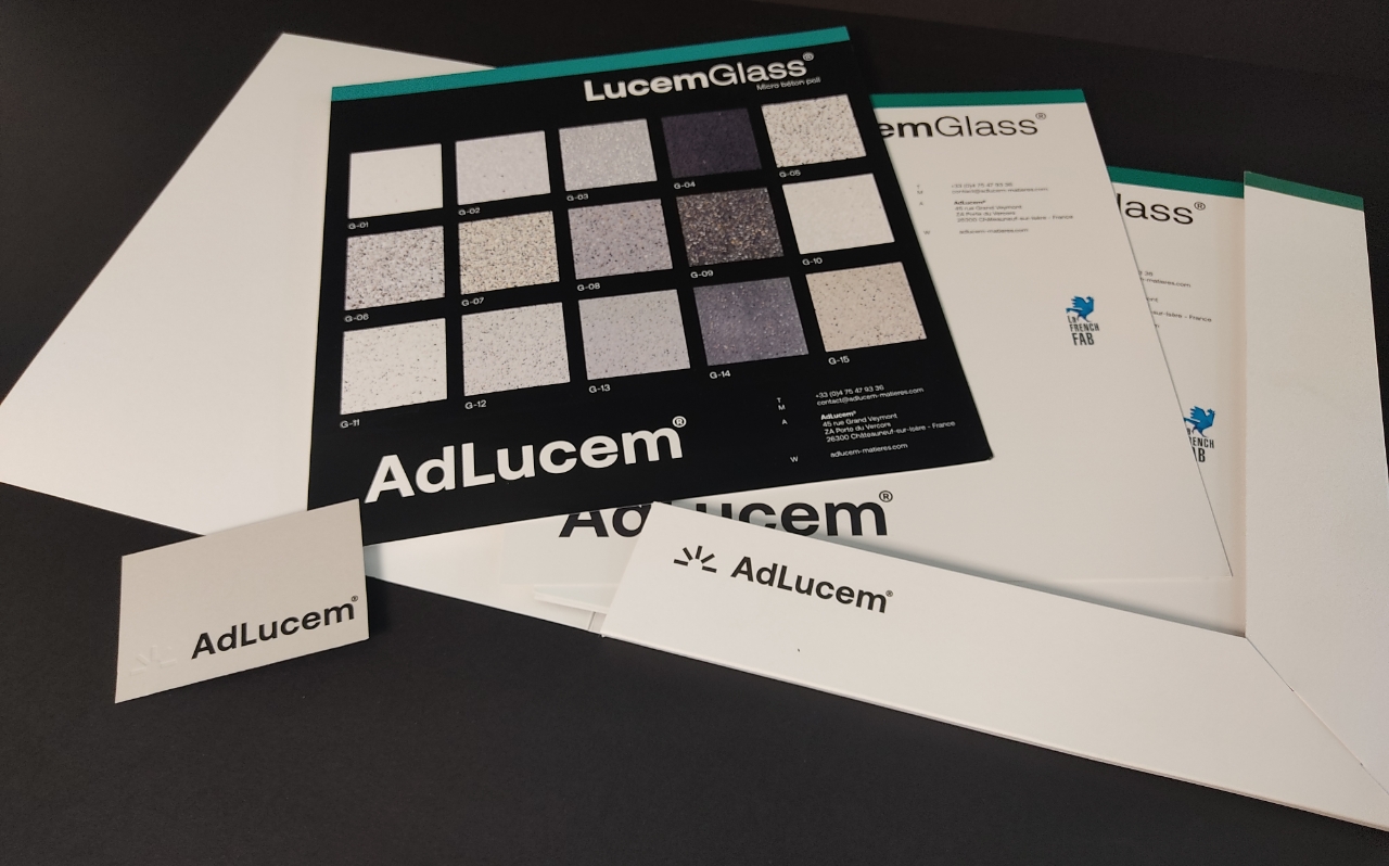 Conception de supports informatifs – Expert en imprimerie et enseignes en Drôme - Imprimer son catalogue, échantillon, nuancier et éventail avec Graffi4