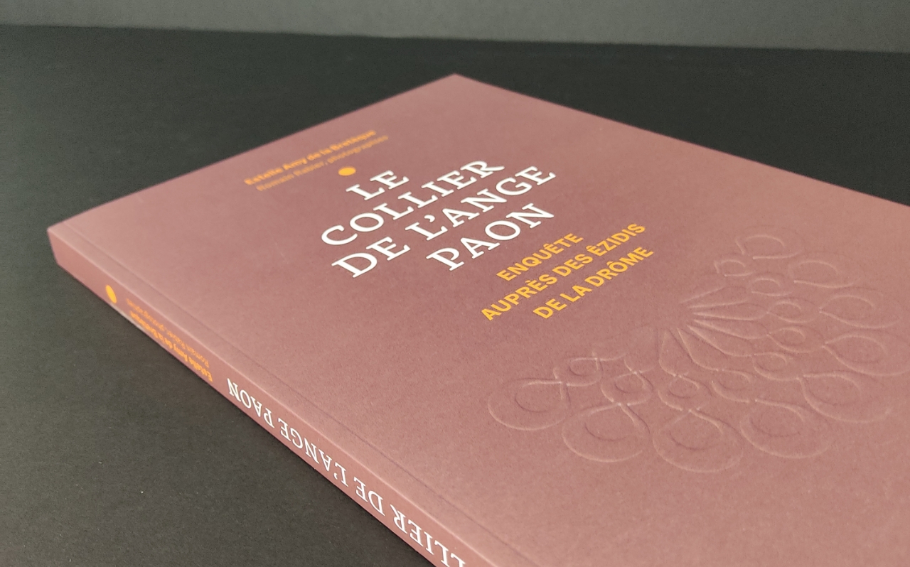 Expert en imprimerie et enseignes en Drôme - Imprimer son magazines, son catalogue, échantillon, nuancier et éventail avec Graffi4