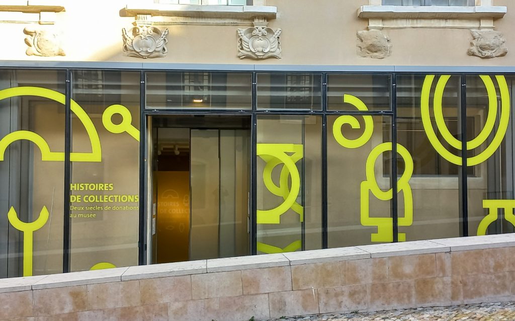 Films, stickers et vitrophanie pour usages professionnels – Expert en imprimerie/flocage sur vitres et murs à Valence - Graffi4