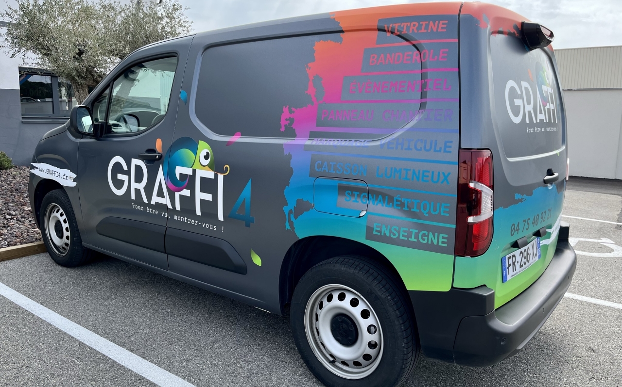 Personnalisation et flocage pour entreprises – Expert en impression et habillage de véhicules utilitaires en Drôme – Graffi4