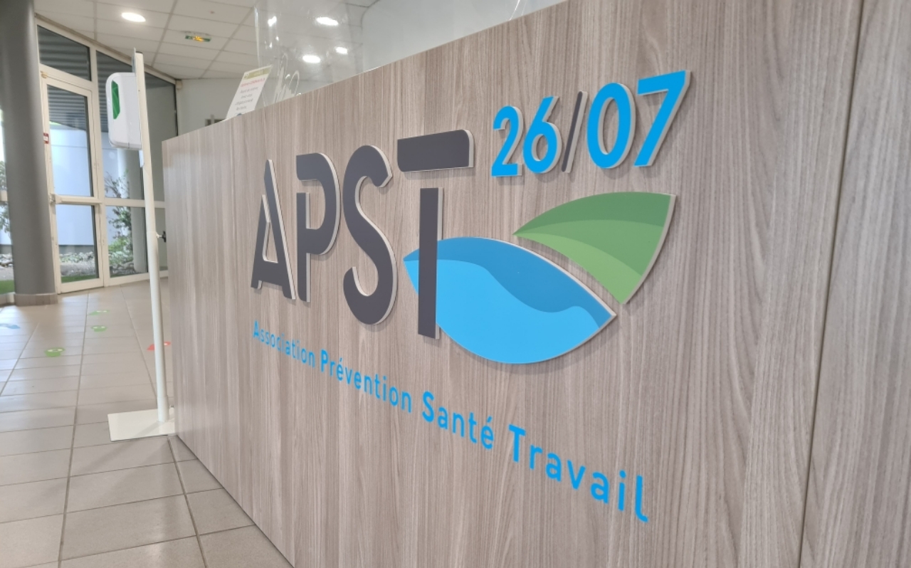 Impression et marquage publicitaire murale en 3D – Signalétique, enseignes et adhésifs sur mesure à Valence – Graffi4D