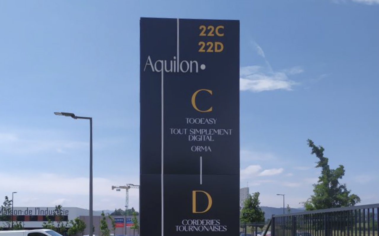 Impressions, signalétiques, adhésifs, flocages, et fabrication d’enseignes à Valence dans la Drôme – La solution Graffi4